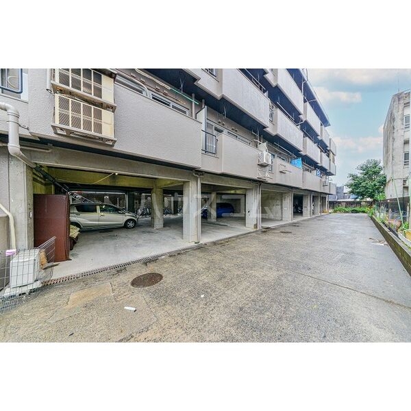 18/26 駐車場