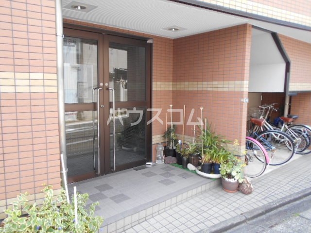 22/29 エントランス