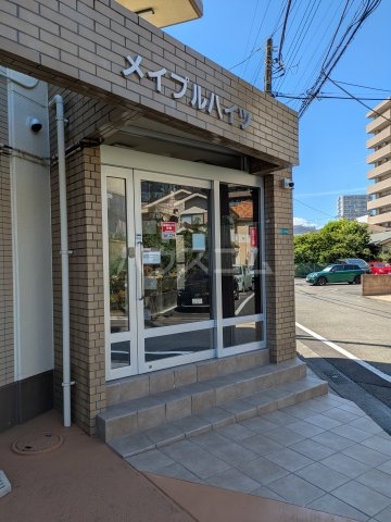 21/30 エントランス