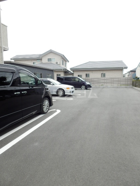 20/29 駐車場