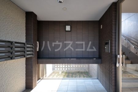 14/22 エントランス