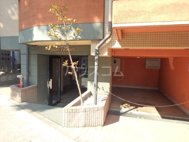 21/27 エントランス