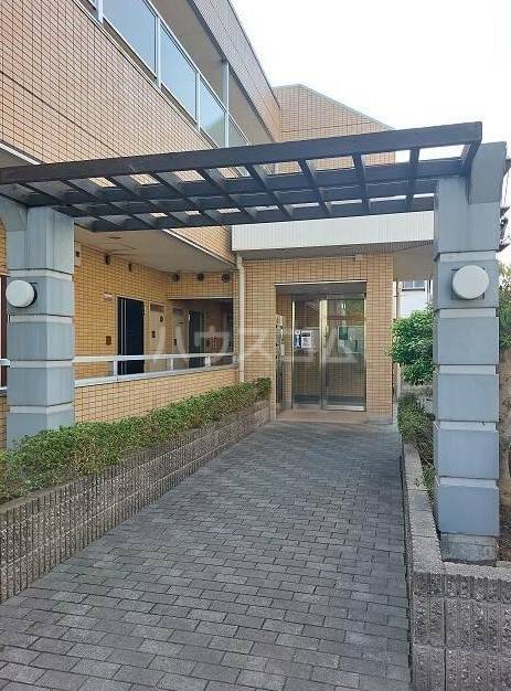 23/24 エントランス