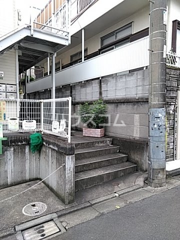 28/30 エントランス