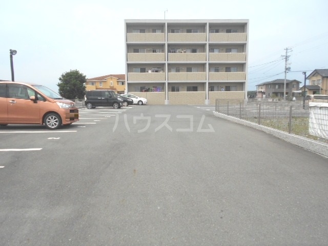 22/25 駐車場