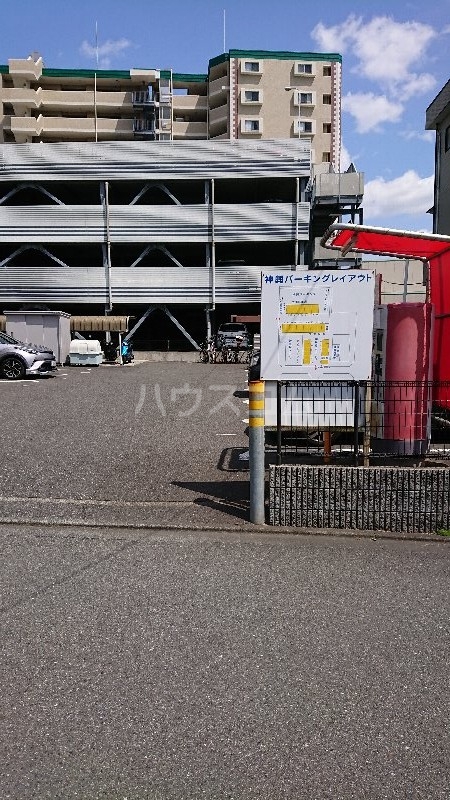 22/30 駐車場