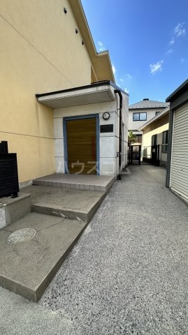 28/30 エントランス