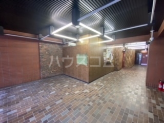 25/26 エントランス