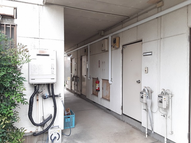 26/30 エントランス