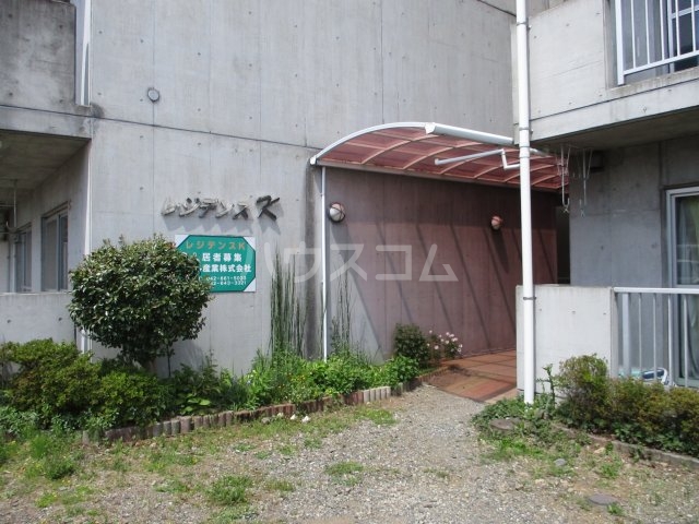 20/30 エントランス