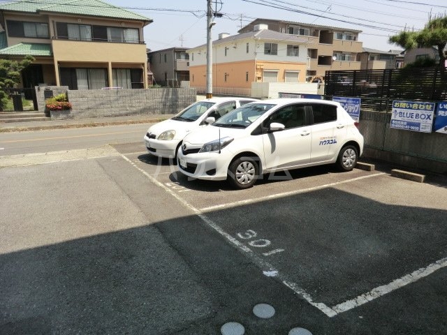 22/29 駐車場