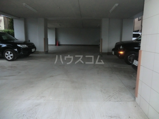 20/30 駐車場