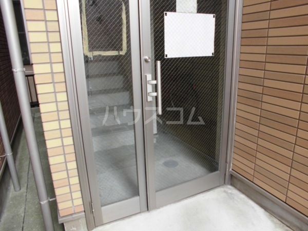 20/28 エントランス