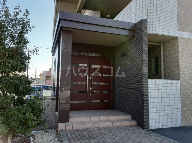 2/4 エントランス