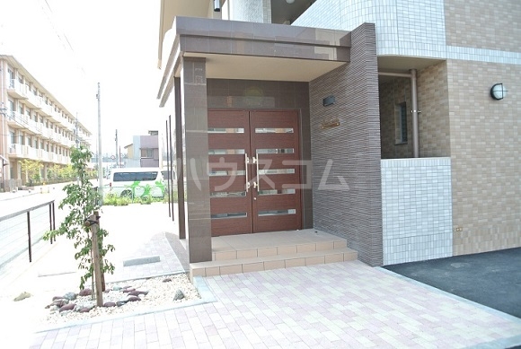 15/20 エントランス