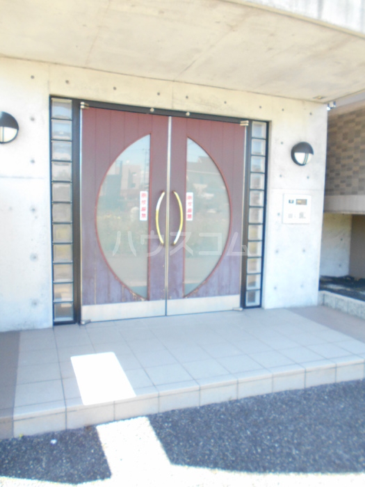 16/22 エントランス