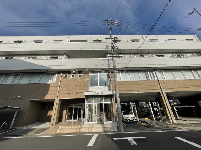 21/30 エントランス