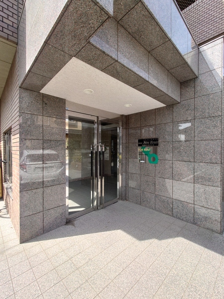 21/30 エントランス