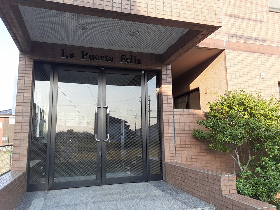 20/23 エントランス