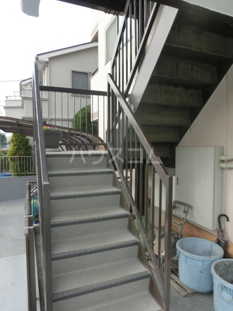 26/30 エントランス