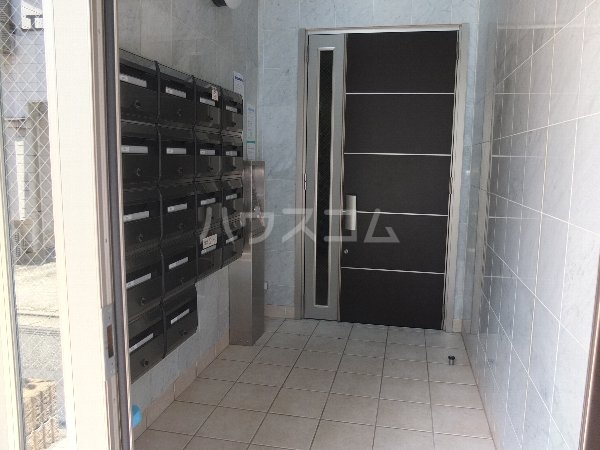 22/30 エントランス