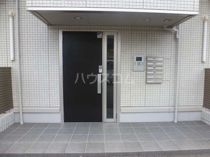 17/25 エントランス