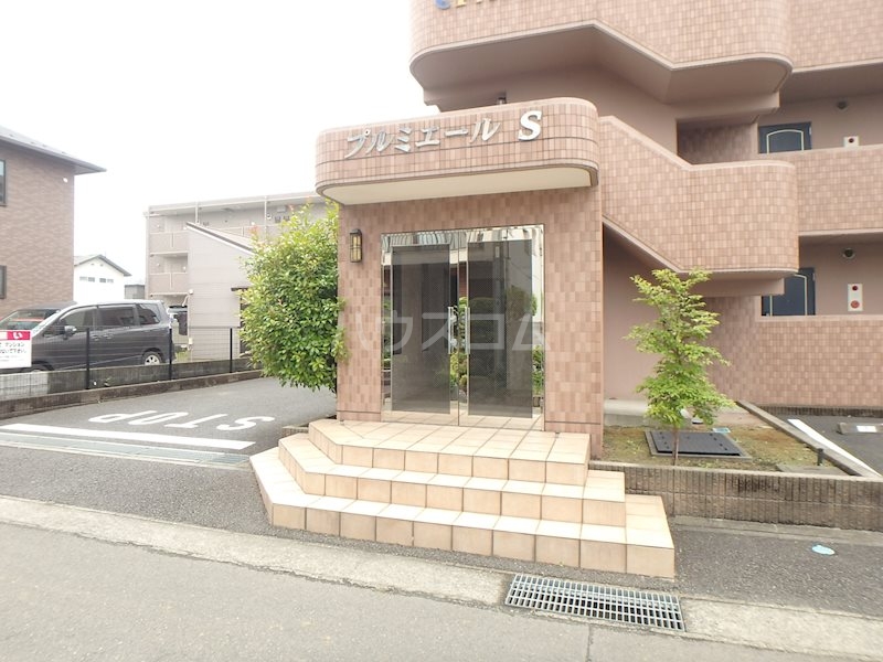 17/27 エントランス