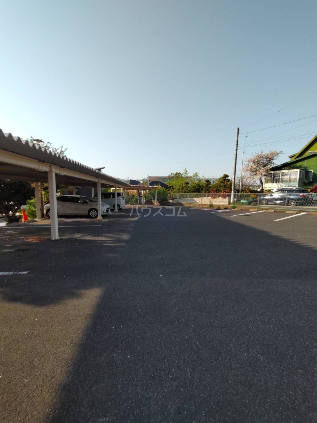 27/30 駐車場