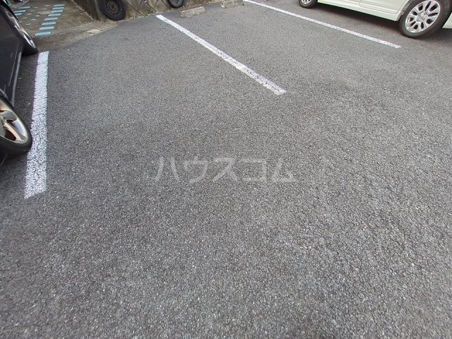 18/24 駐車場