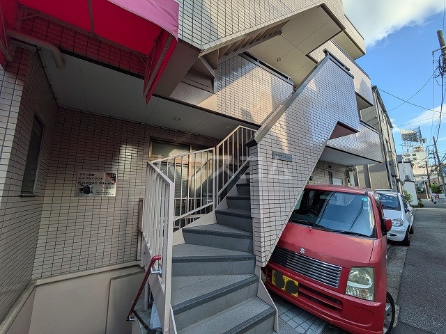 24/29 エントランス