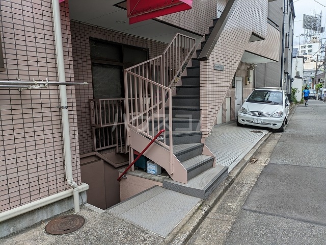 29/30 エントランス