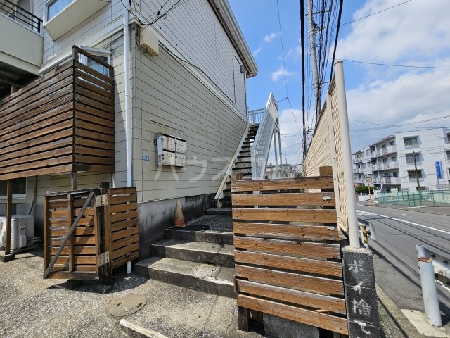 19/25 エントランス