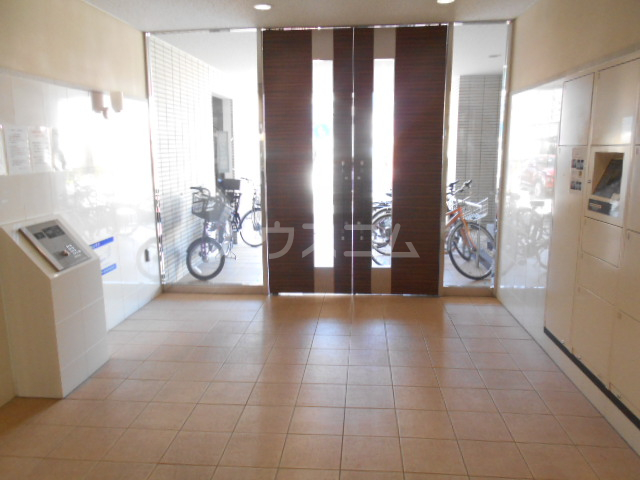 22/30 エントランス