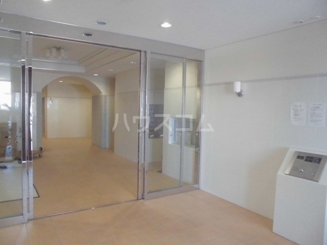 17/26 エントランス