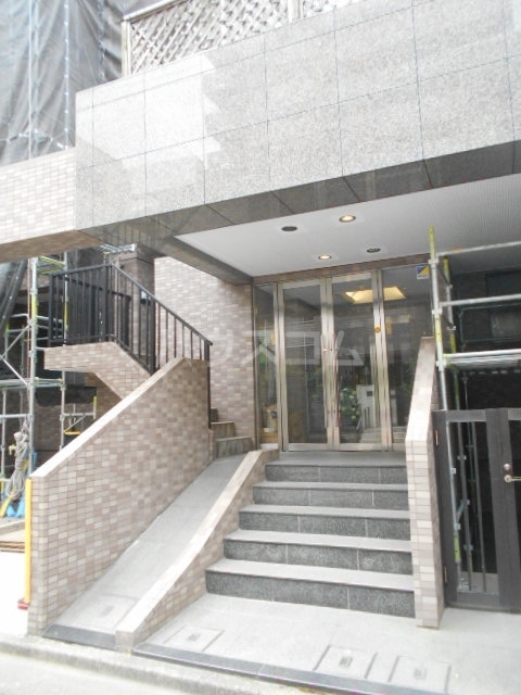 27/30 エントランス