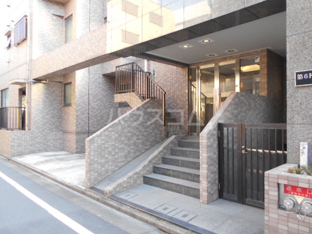 29/30 エントランス