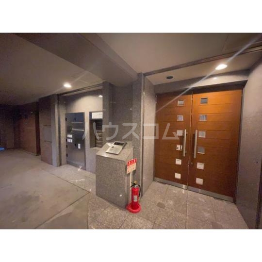 17/27 エントランス