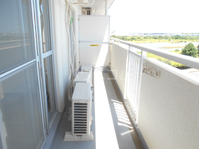 16/23 バルコニー