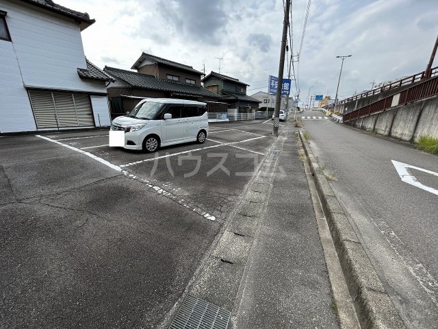 26/30 駐車場