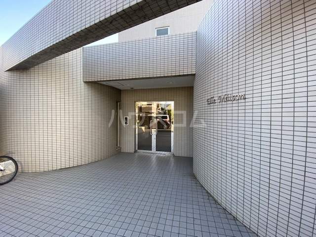 26/30 エントランス