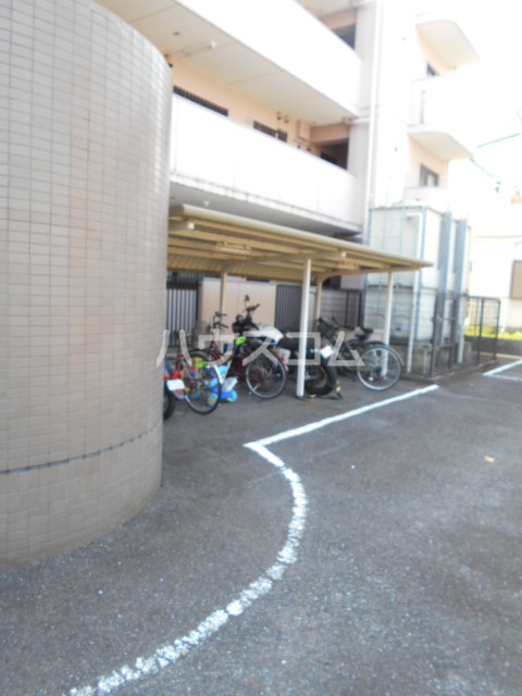 20/30 駐車場