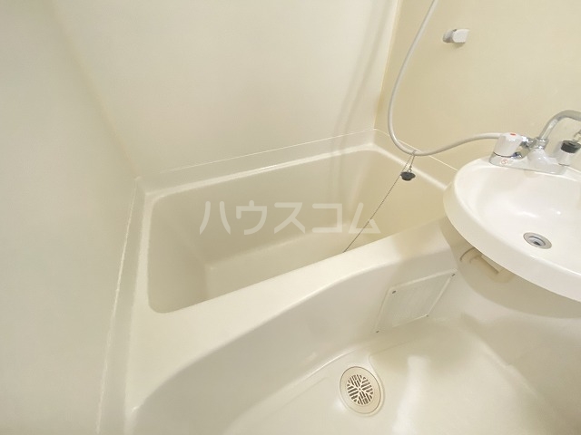 16/30 浴室