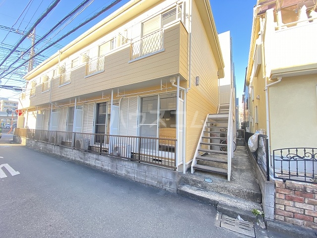 27/30 エントランス