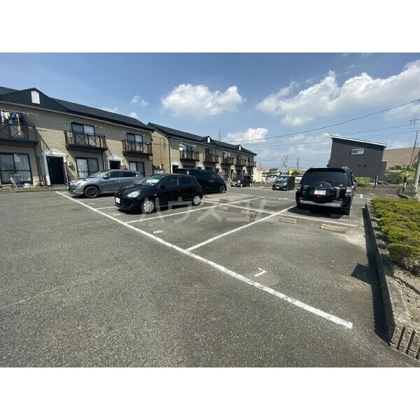 17/28 駐車場