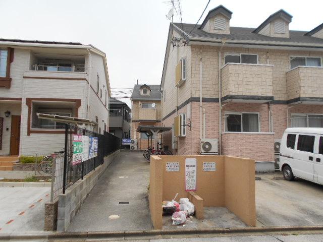 21/30 エントランス