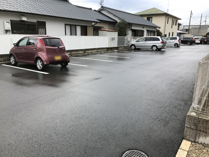18/28 駐車場