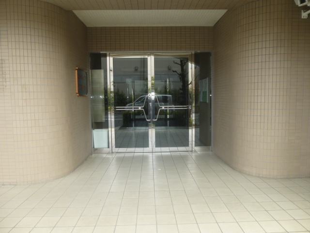 26/30 エントランス