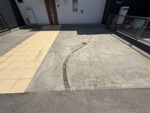 28/30 駐車場