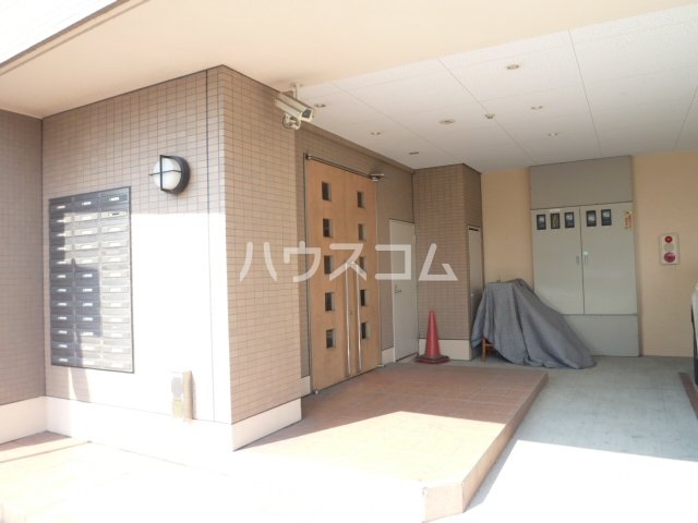 24/30 エントランス