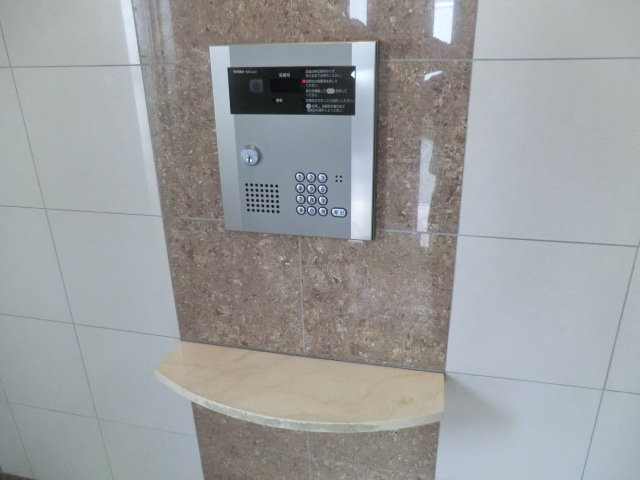 18/24 エントランス